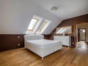 Prodej rodinného domu, Mořina, 239 m2