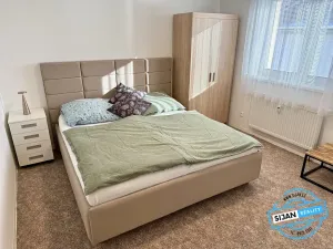 Pronájem bytu 2+kk, Opava, Krnovská, 37 m2