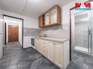 Prodej rodinného domu, Tři Dvory, 250 m2