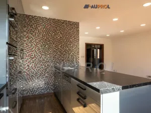 Prodej bytu 3+kk, Praha - Karlín, Molákova, 71 m2