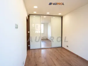 Prodej bytu 3+kk, Praha - Karlín, Molákova, 71 m2