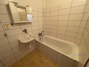 Pronájem bytu 2+kk, Praha - Nusle, Žateckých, 45 m2