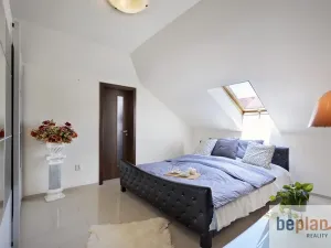 Prodej rodinného domu, Květnice, V Zelených, 300 m2