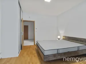 Pronájem bytu 2+kk, Praha - Libeň, Vojenova, 63 m2