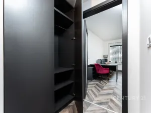 Pronájem bytu 1+kk, Praha, Kolbenova, 30 m2