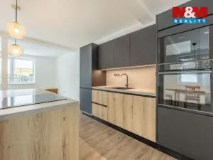 Prodej rodinného domu, Zbuzany, U Menhiru III, 150 m2