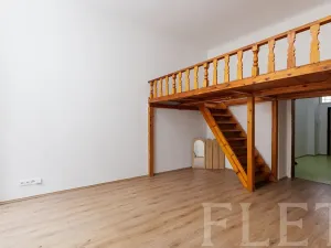 Pronájem bytu 1+kk, Praha - Smíchov, Preslova, 36 m2