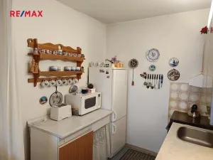 Prodej bytu 2+kk, Praha - Kobylisy, Třeboradická, 39 m2