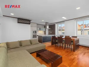 Prodej bytu 3+kk, Praha - Holešovice, Dobrovského, 107 m2