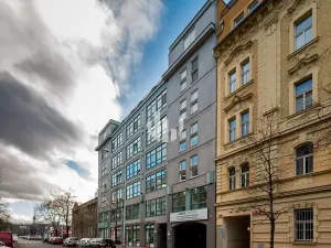 Pronájem kanceláře, Praha - Holešovice, Na Maninách, 360 m2