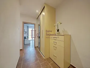 Pronájem bytu 3+1, Jindřichův Hradec, sídliště Vajgar, 64 m2