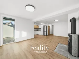 Pronájem bytu 2+kk, Jihlava, Na Nivách, 66 m2