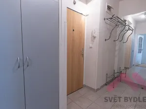 Pronájem bytu 1+1, Praha - Záběhlice, Na Chodovci, 39 m2