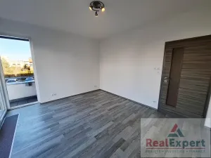 Prodej bytu 2+kk, Praha - Pitkovice, Lošáková, 67 m2