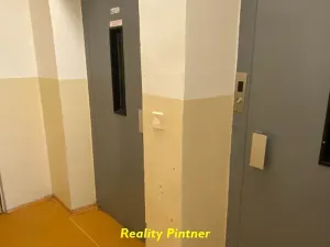 Prodej bytu 3+1, Plzeň, Strážnická, 70 m2