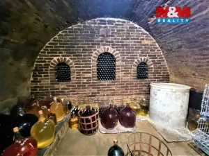 Prodej vinného sklepa, Perná, 125 m2