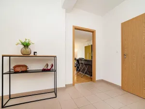 Pronájem bytu 2+kk, Praha - Řeporyje, Wiesenthalova, 59 m2