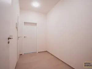 Pronájem bytu 1+kk, Brno, Kumpoštova, 30 m2