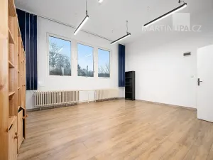 Prodej obchodního prostoru, Praha - Vršovice, Kazašská, 32 m2