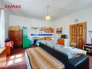 Prodej vícegeneračního domu, Úterý, 677 m2