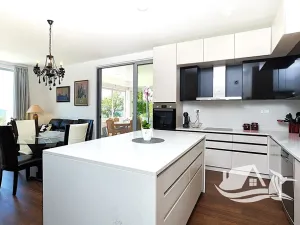 Prodej vily, Kumbor, Černá Hora, 320 m2