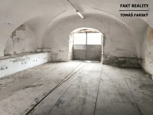 Pronájem garáže, Býčkovice, 100 m2