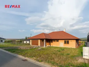 Prodej rodinného domu, Bánov, 197 m2