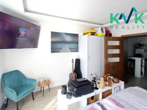 Pronájem bytu 1+1, Karlovy Vary, Chebská, 36 m2