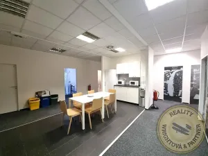 Pronájem kanceláře, Praha - Libeň, 714 m2