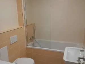 Pronájem bytu 1+kk, Praha - Hloubětín, Za černým mostem, 36 m2