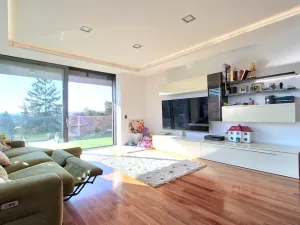 Prodej bytu 3+kk, Praha - Podolí, Jeremenkova, 115 m2