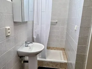 Pronájem bytu 2+kk, Karlovy Vary, Kolmá, 32 m2
