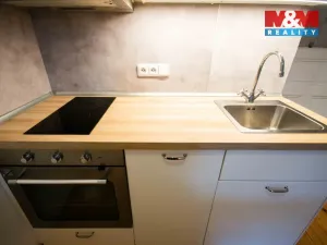 Pronájem bytu 2+kk, Praha - Vršovice, Holandská, 46 m2