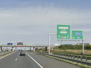 Pronájem komerčního pozemku, Praha, 1000 m2