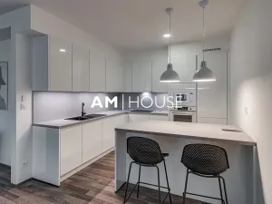 Pronájem bytu 3+kk, Praha - Karlín, Pernerova, 70 m2