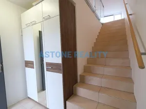 Pronájem bytu 2+kk, Praha - Vysočany, Skloněná, 60 m2