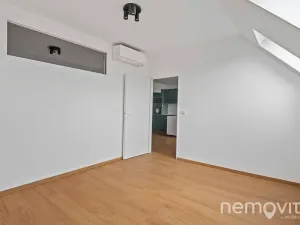 Pronájem bytu 3+kk, Praha - Žižkov, Roháčova, 89 m2