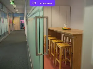 Pronájem kanceláře, Praha - Karlín, Sokolovská, 311 m2