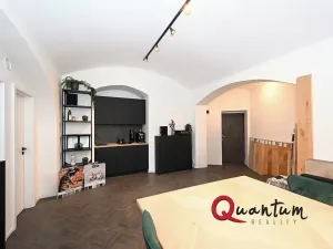 Pronájem kanceláře, Praha - Smíchov, Na Plzeňce, 47 m2