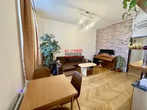 Pronájem bytu 2+kk, Tábor, Husovo nám., 70 m2