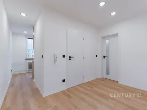 Pronájem bytu 2+1, Kadaň, Na Podlesí, 55 m2