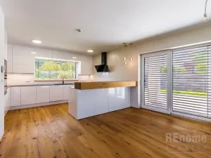 Pronájem rodinného domu, Jesenice, Průběžná, 200 m2