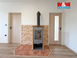 Prodej bytu 3+1, Černovice, Družstevní, 56 m2