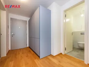 Pronájem bytu 2+kk, Praha - Radlice, U Komína, 53 m2