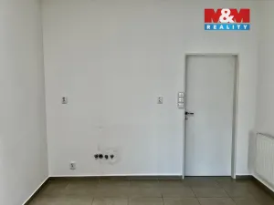 Pronájem kanceláře, Nupaky, Komerční, 200 m2