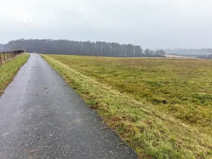 Prodej pozemku pro bydlení, Uhersko, 944 m2