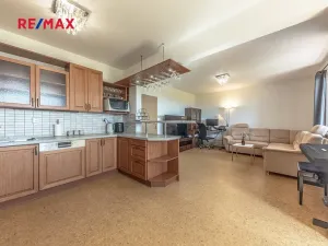 Prodej bytu 4+kk, Praha - Čakovice, Ke stadionu, 82 m2