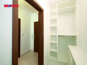 Pronájem bytu 2+kk, Praha - Střížkov, Zakšínská, 55 m2