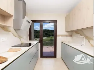 Prodej rodinného domu, Malaga, Španělsko, Calle Gaspar de los Reyes, 234 m2
