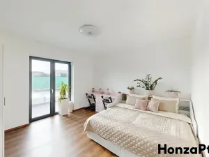 Prodej rodinného domu, Křenice, V Kukli, 190 m2